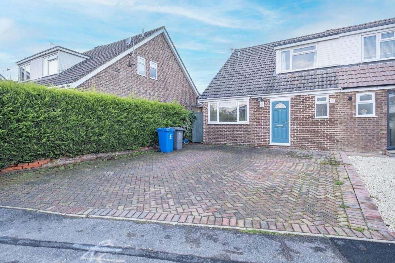 Staiforce 2 Bedroom House With Parking Maidenhead Esterno foto