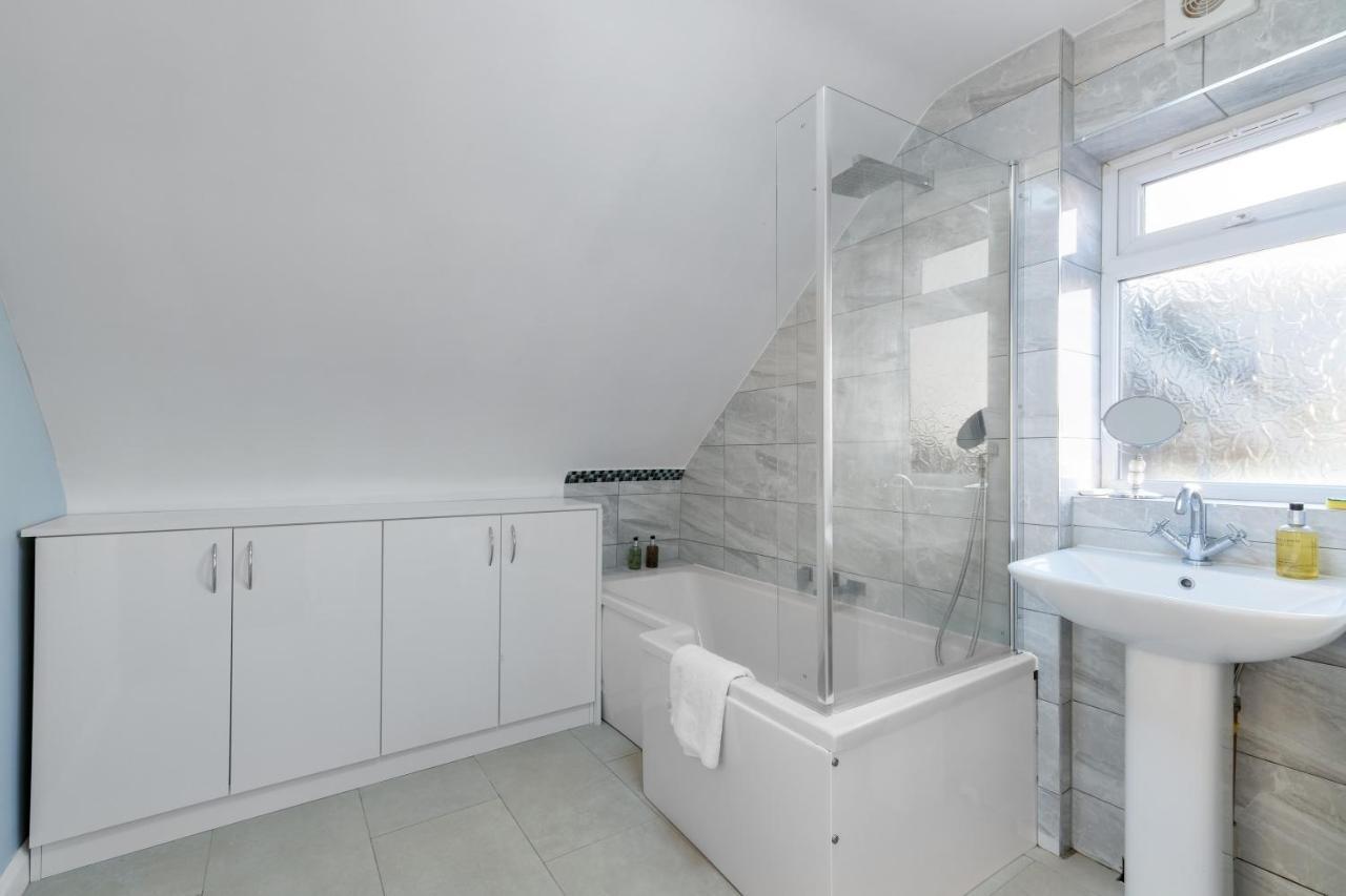 Staiforce 2 Bedroom House With Parking Maidenhead Esterno foto
