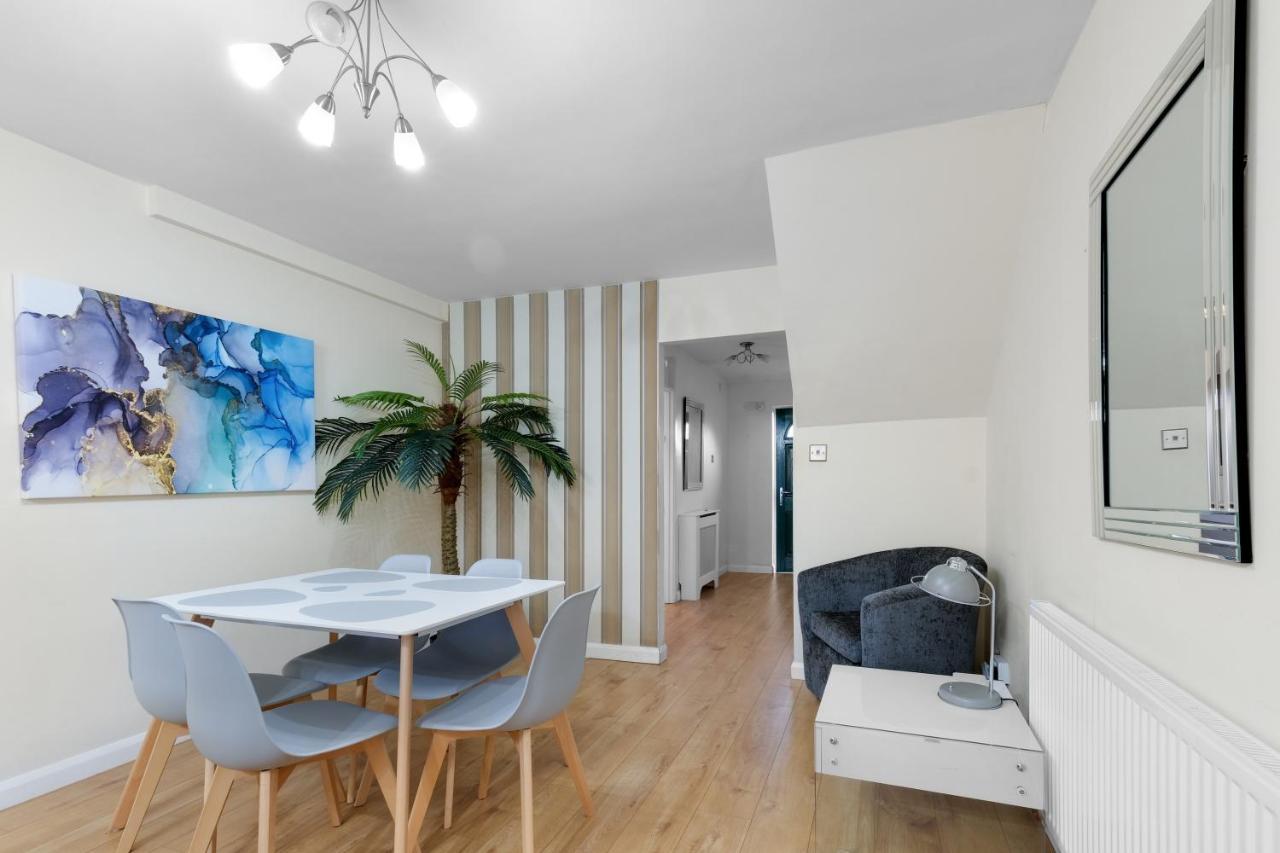Staiforce 2 Bedroom House With Parking Maidenhead Esterno foto