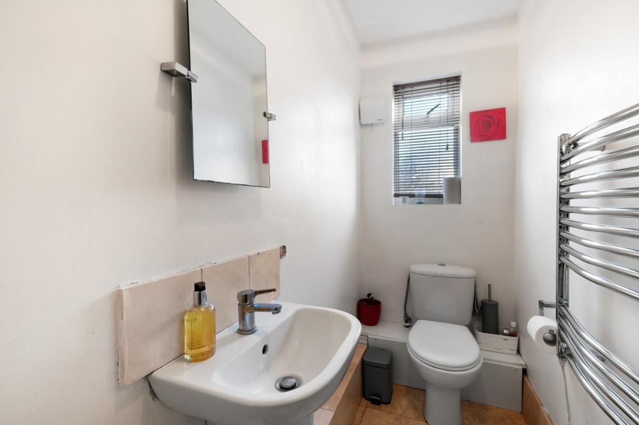 Staiforce 2 Bedroom House With Parking Maidenhead Esterno foto