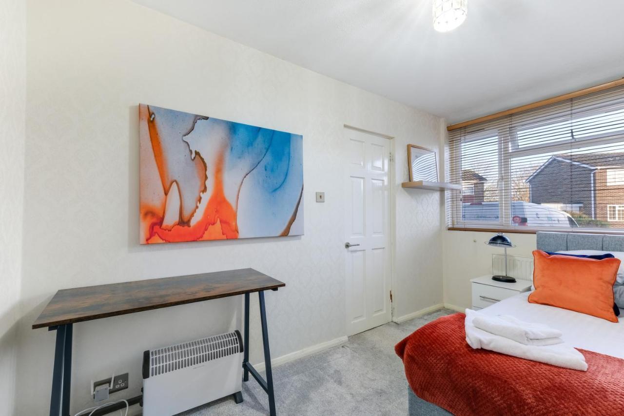 Staiforce 2 Bedroom House With Parking Maidenhead Esterno foto