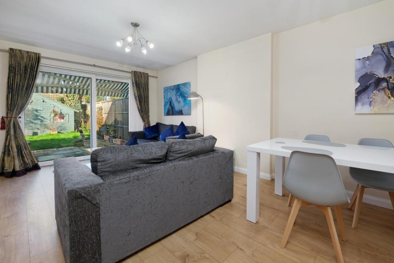 Staiforce 2 Bedroom House With Parking Maidenhead Esterno foto